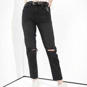 AE Ripped Black Mom Jeans (Size 8)